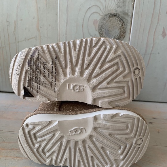 - - UGG CLASSIC SHORT TODDLER LITTLE  GLITTER GOLDEN SPARKLY BOOTS - Picture 9 of 10